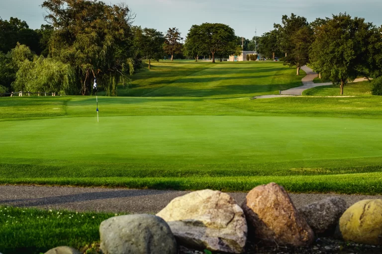 Mulligan Tour venue for Q-School and Crazy Brit golf tournaments Whispering Willows in Livonia